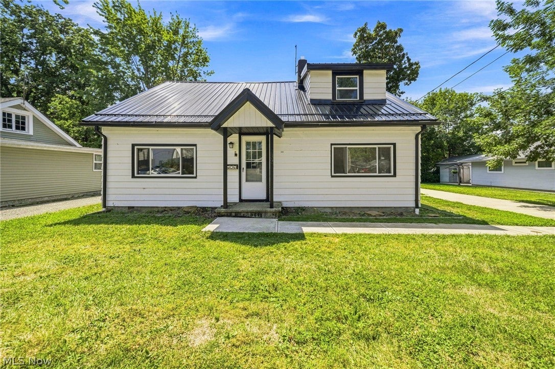232 Plymouth Drive — photo