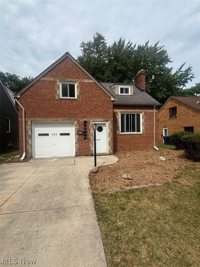 454 Parkside Drive — photo