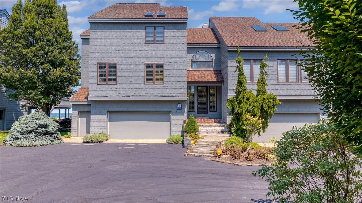 707 Mariner Village Drive — photo