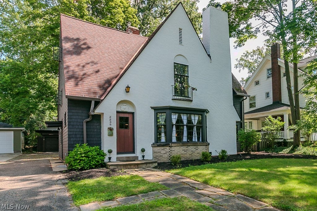 2235 Delaware Drive — photo