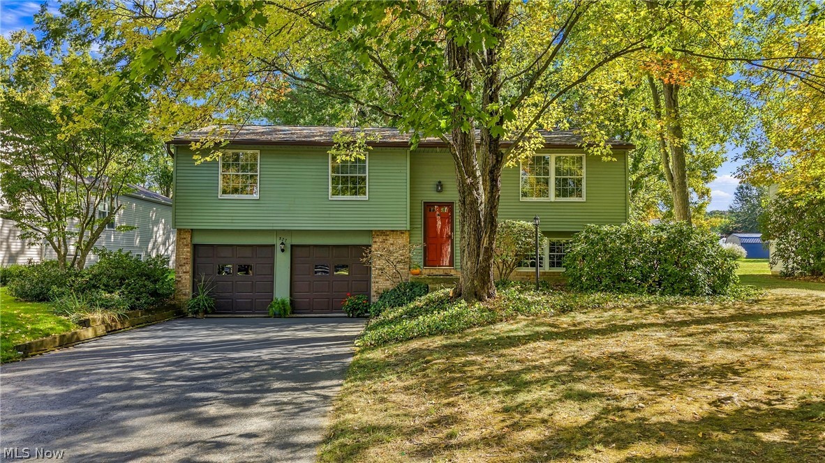 527 Laurelwood Drive SE — photo
