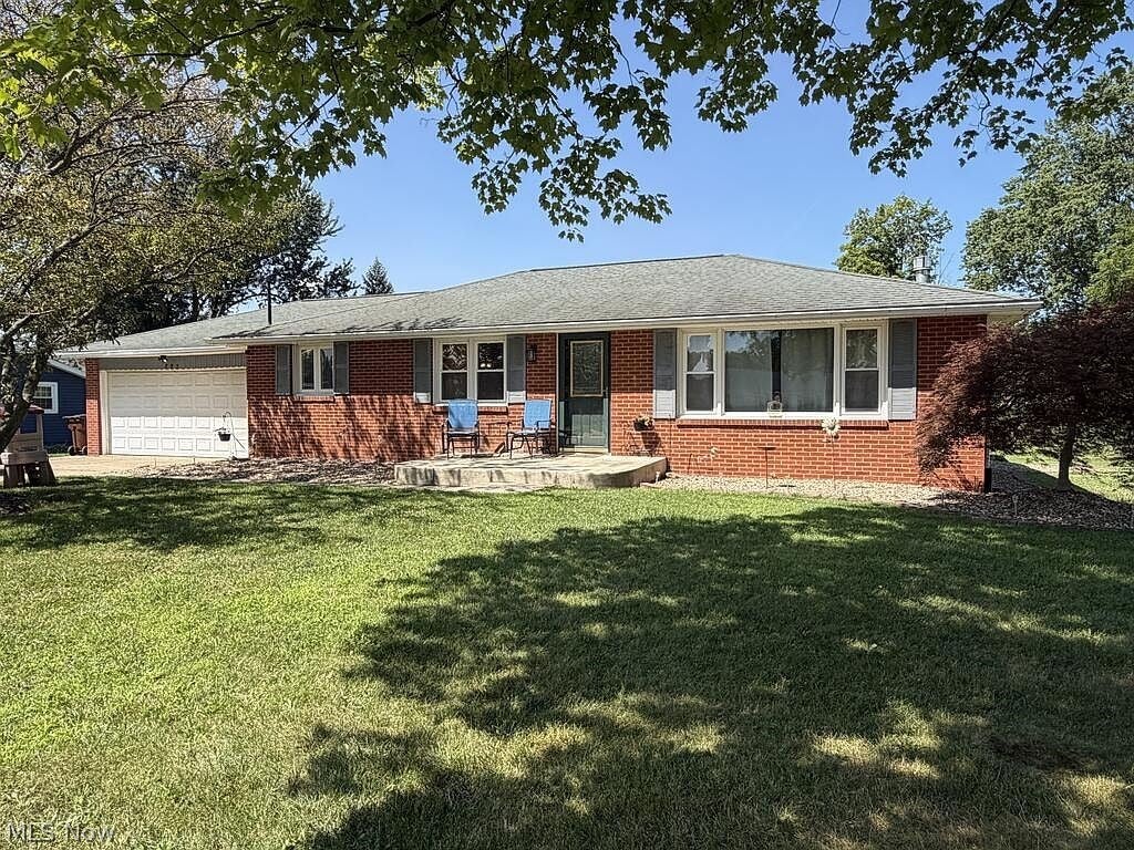 893 Dresden Drive — photo