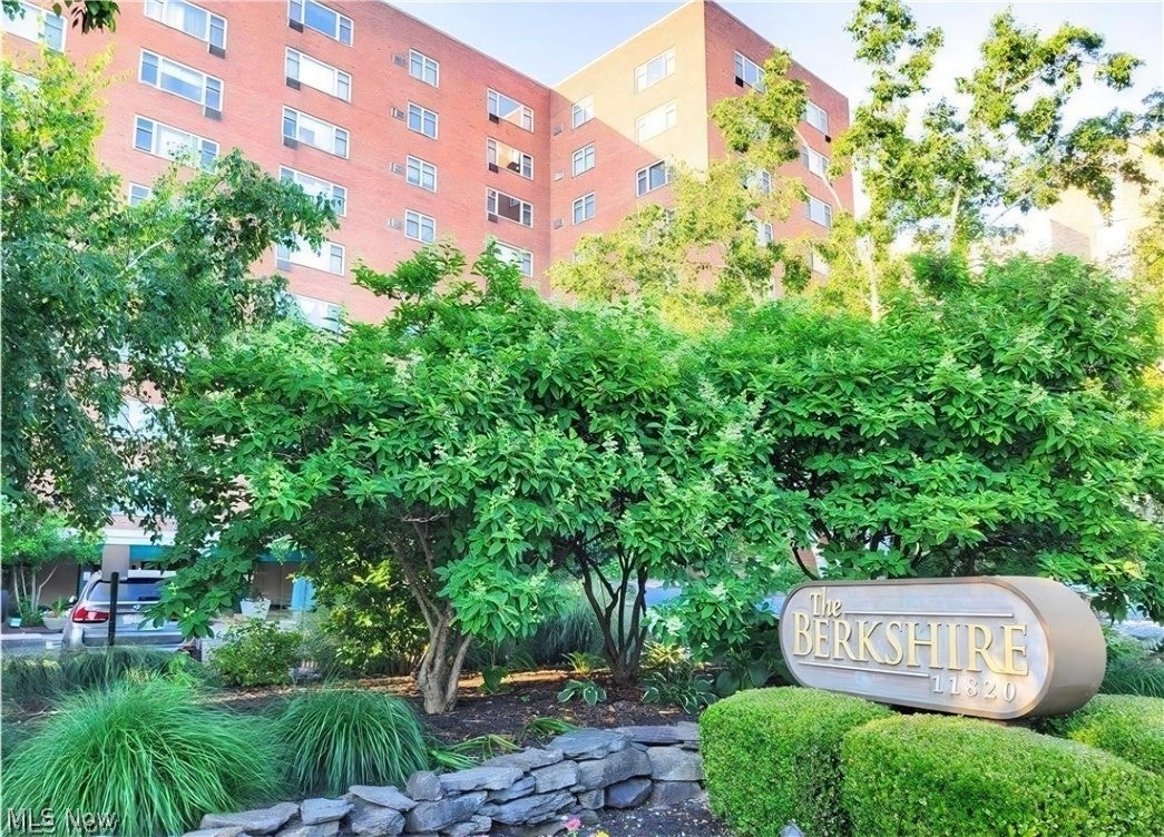 11820 Edgewater Drive 110 — photo