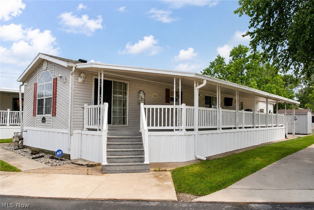 1763 NE Catawba Road 206 — photo