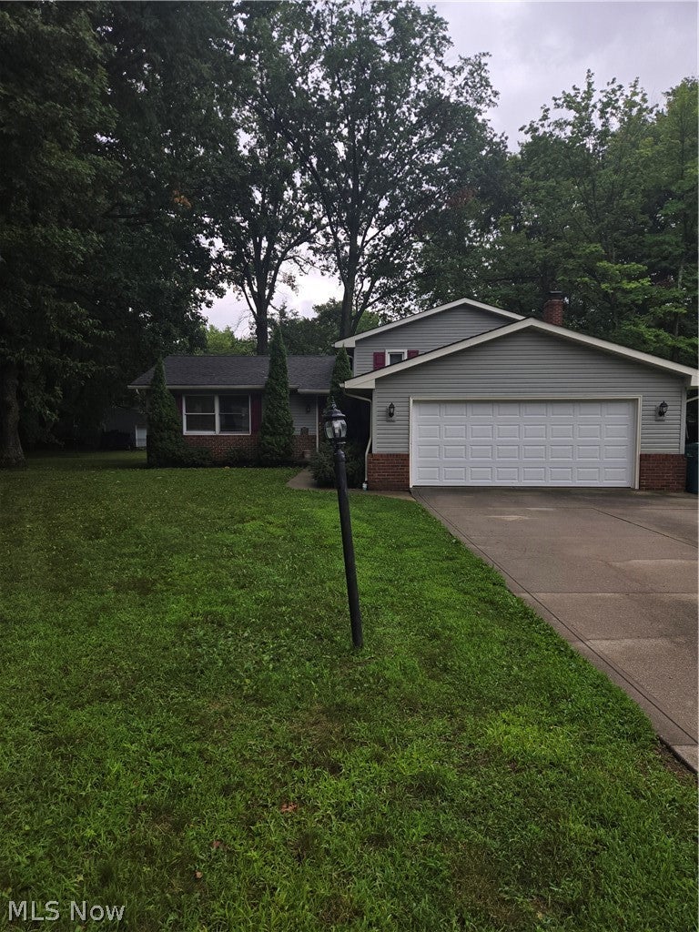 8218 Comet Court — photo