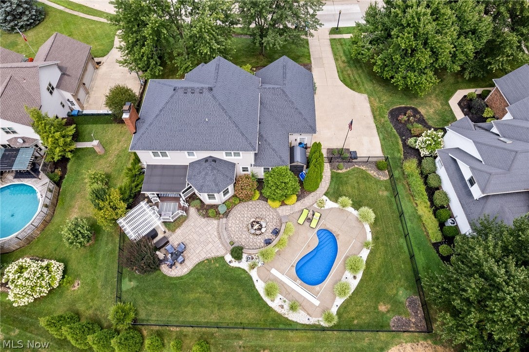 1220 Ashwood Road — photo