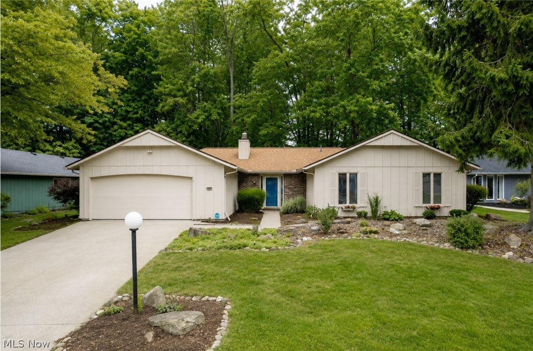5901 Hawthorne Hollow — photo