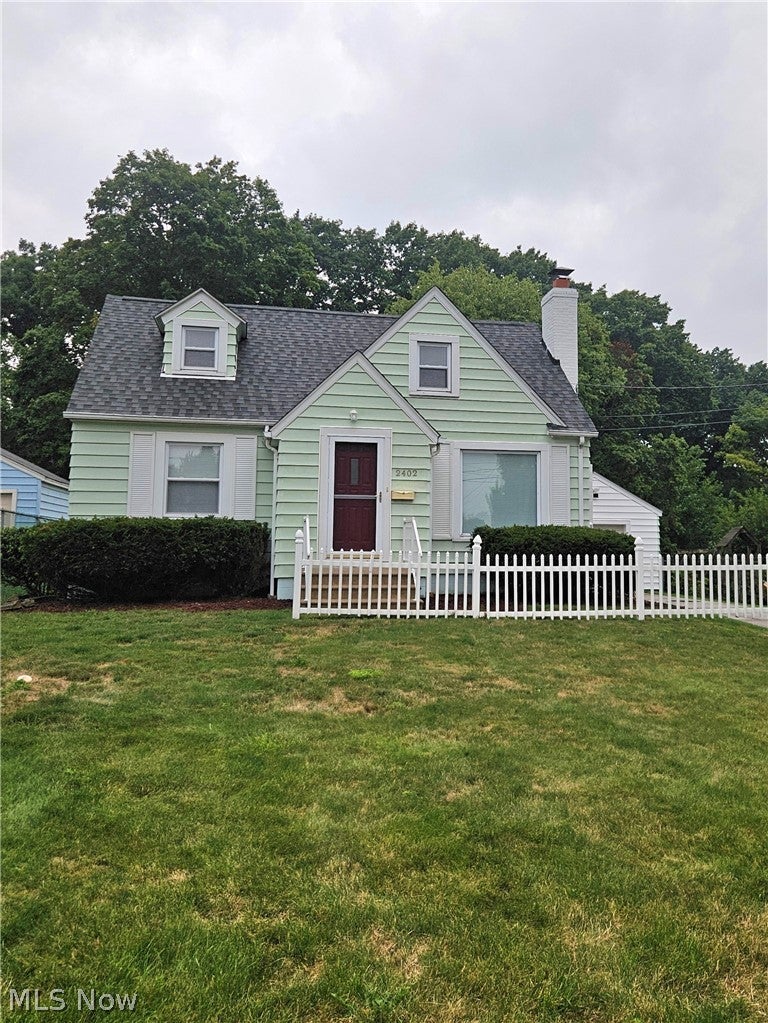 2402 Edgewater Drive — photo