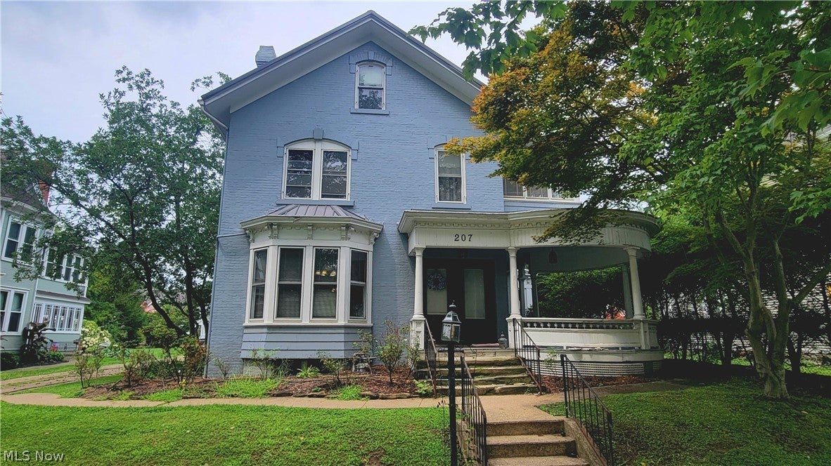 207 Washington Street — photo