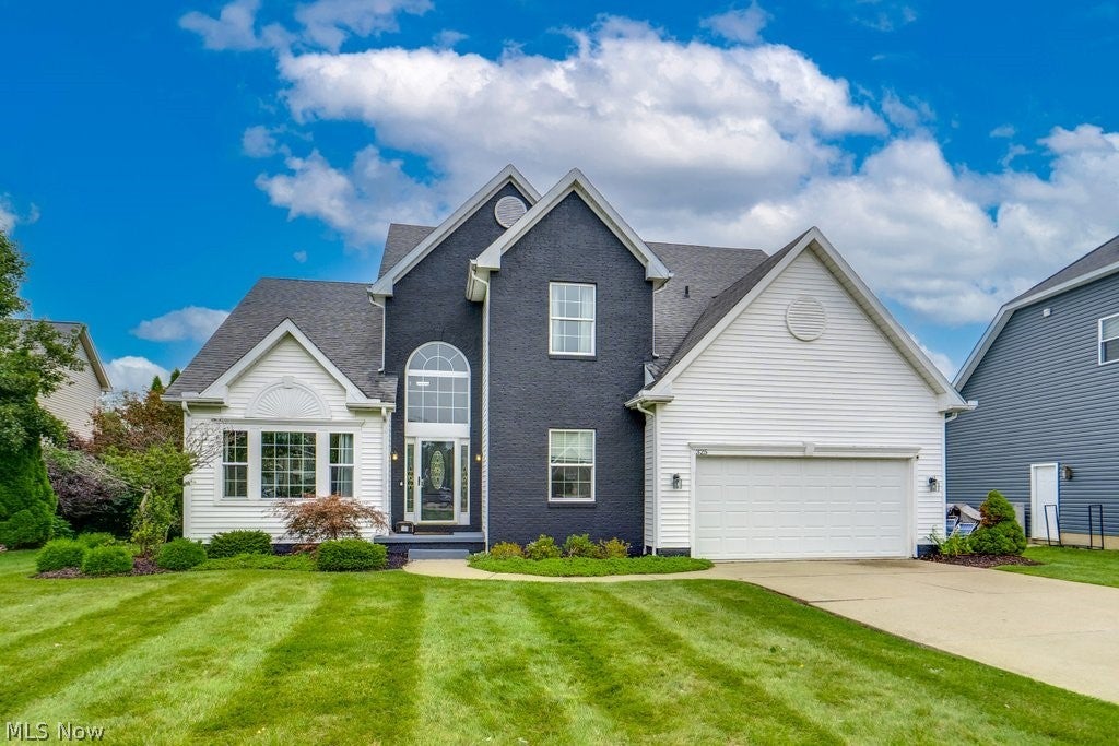 325 Fieldcrest Drive — photo