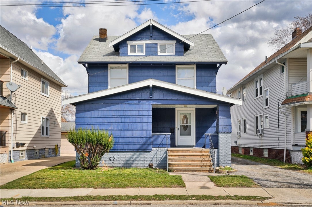 2215 W 105th Street — photo