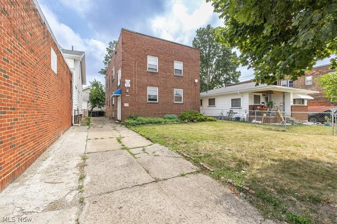3541 W 105th Street — photo