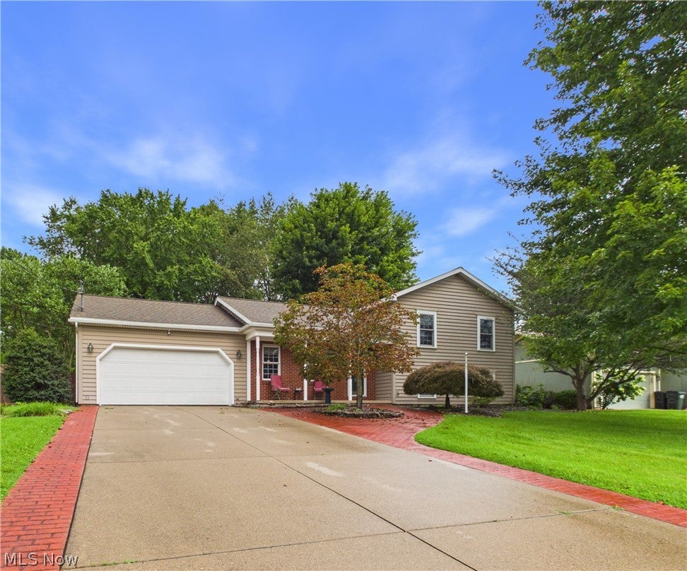 24 Maple Shade Drive — photo
