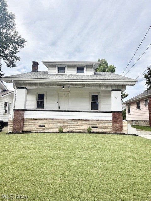 328 Marmion Avenue — photo