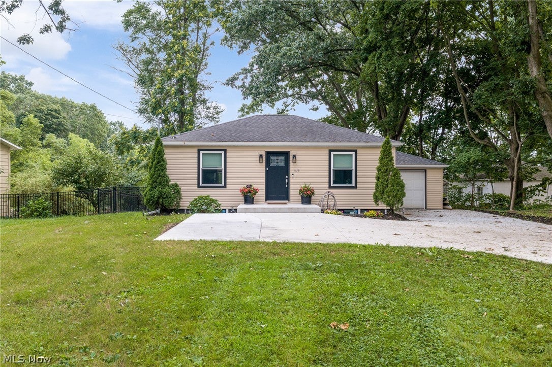 678 Portage Lakes Drive — photo