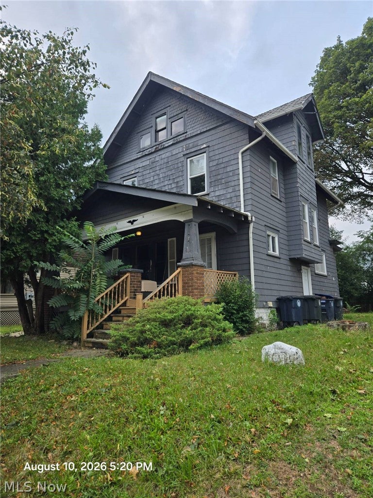 907 Delia Avenue — photo