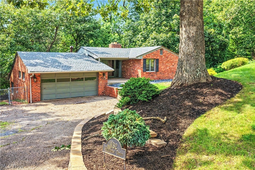 132 Hillcrest Drive — photo