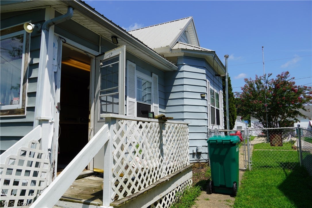 1406 40th Street — photo