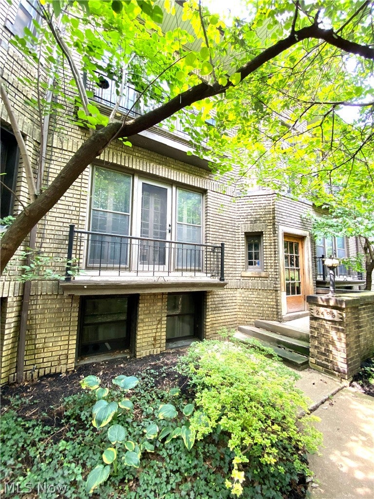 2469 Overlook Road Unit 1 — photo