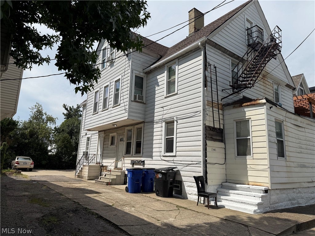 1946 E 124th Place — photo