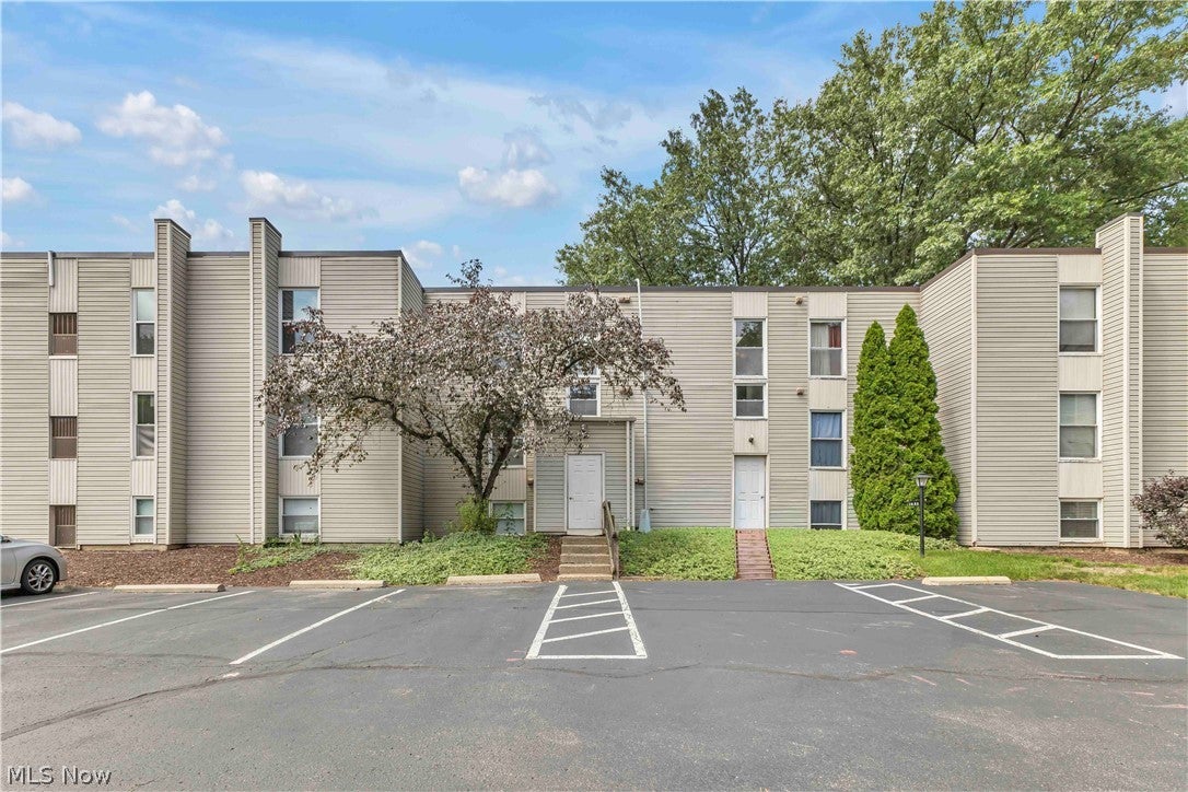 1633 Cedarwood Drive 320 — photo
