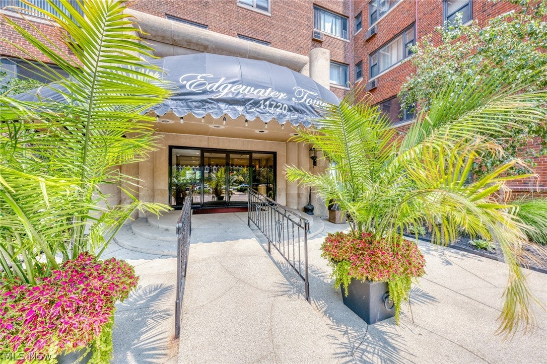 11720 Edgewater Drive 608 — photo