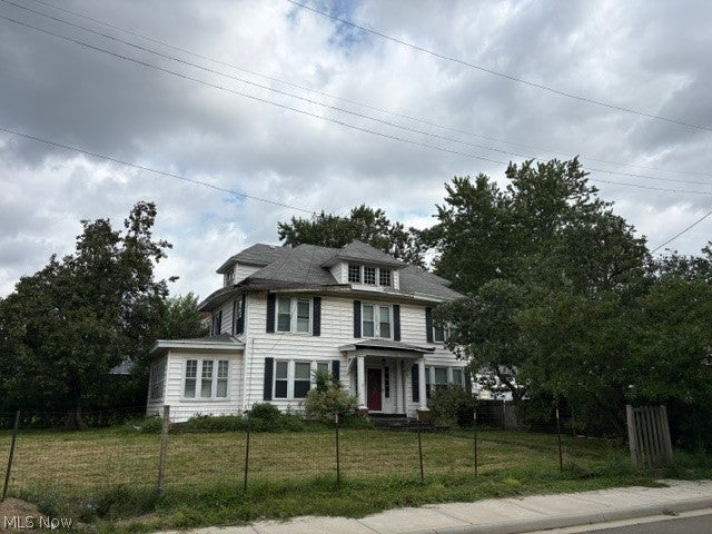 Home in Canton, OH 44714 — photo 2