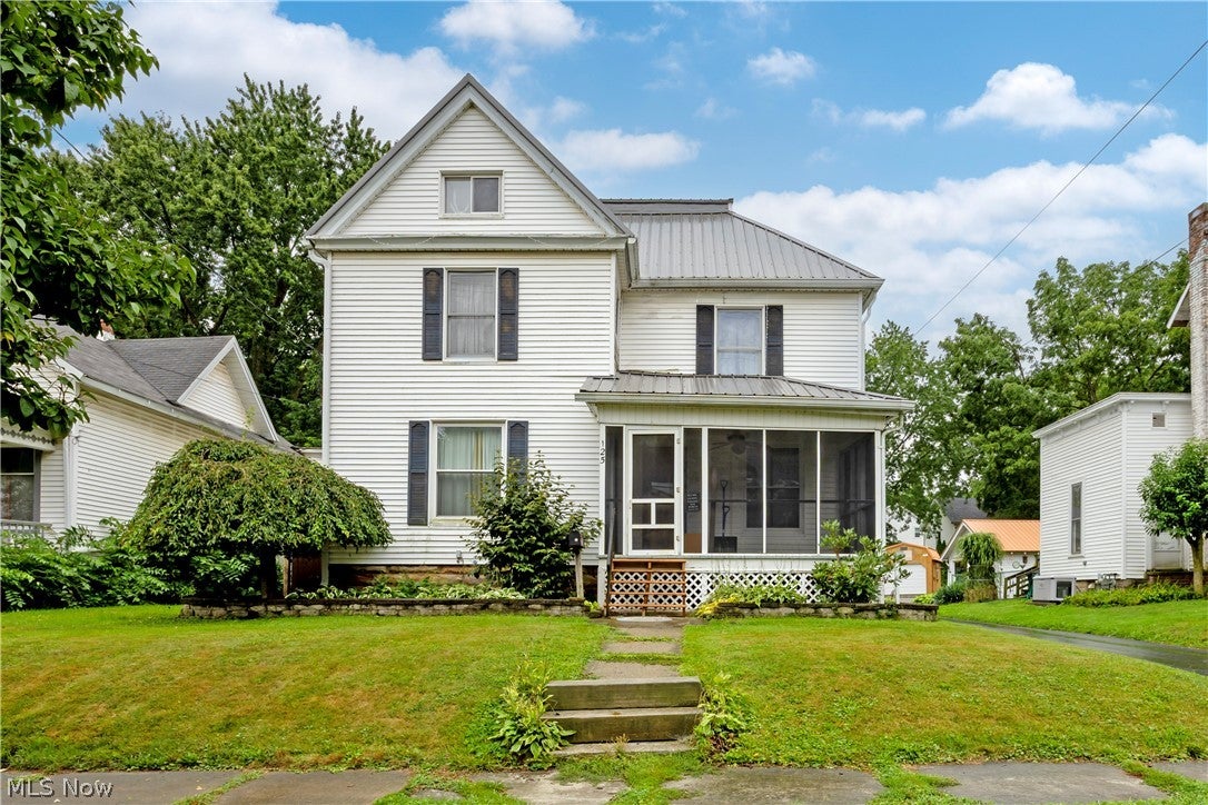 125 E Walnut Street — photo