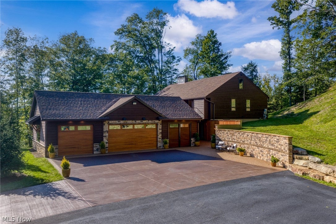6915 Eagle Road, Waite Hill, OH 44094