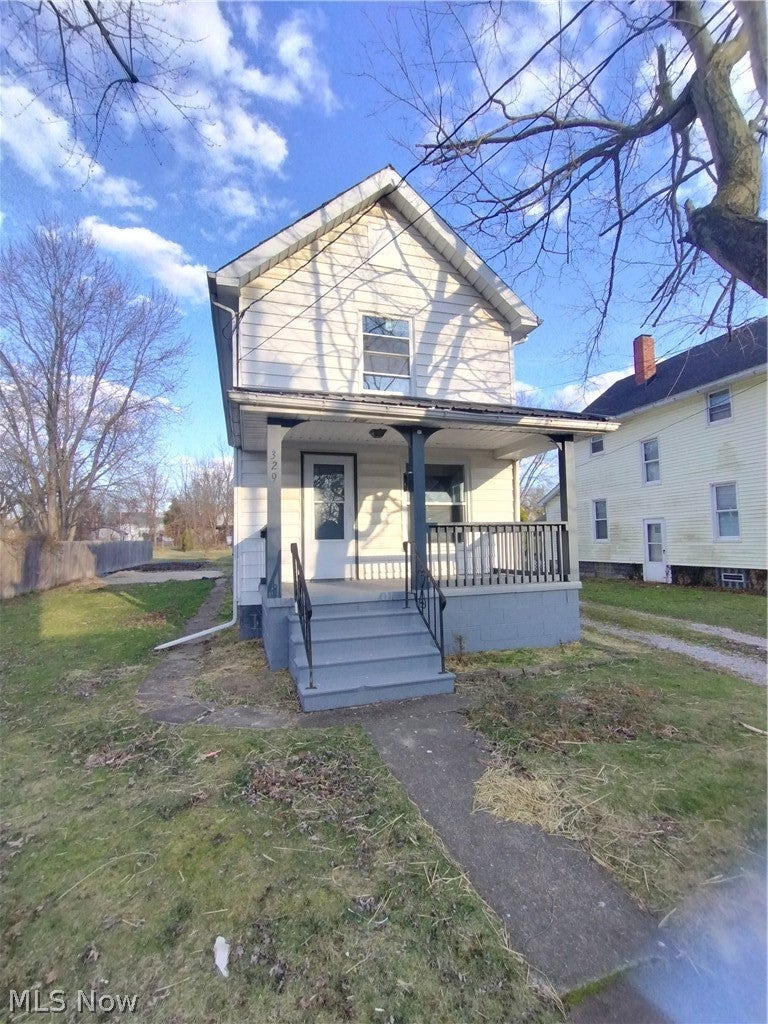 329 SE Charles Avenue — photo