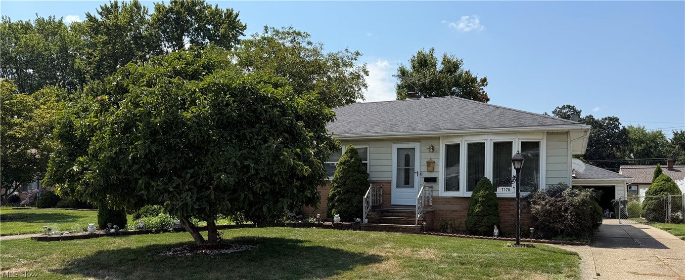 7170 Oakwood Road — photo