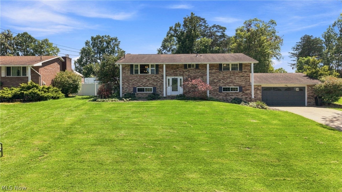 312 Maple Drive — photo