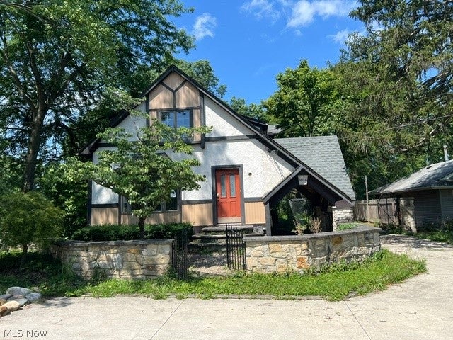 1606 Dover Center Road — photo