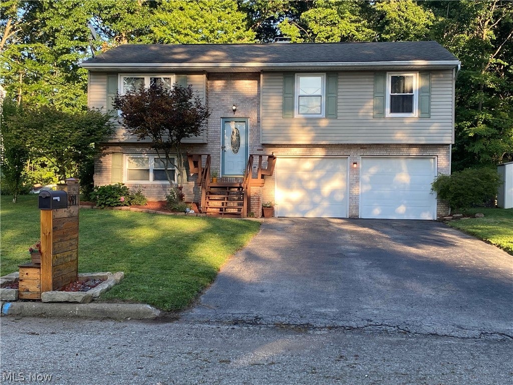 91 Hillview Drive — photo