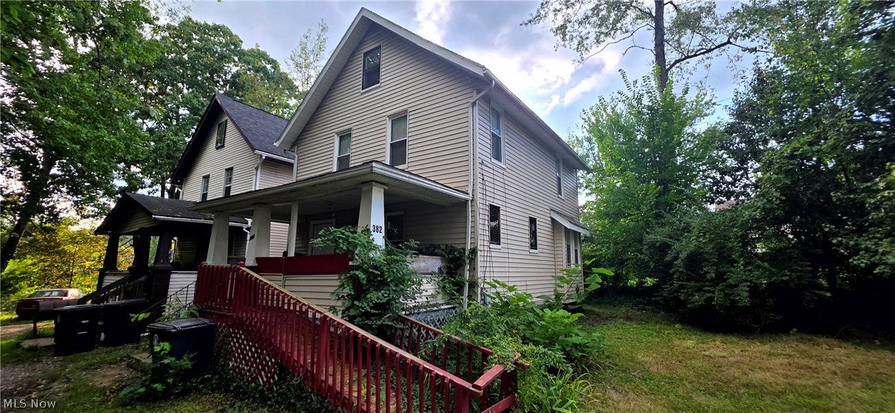 382 W Cedar Street — photo