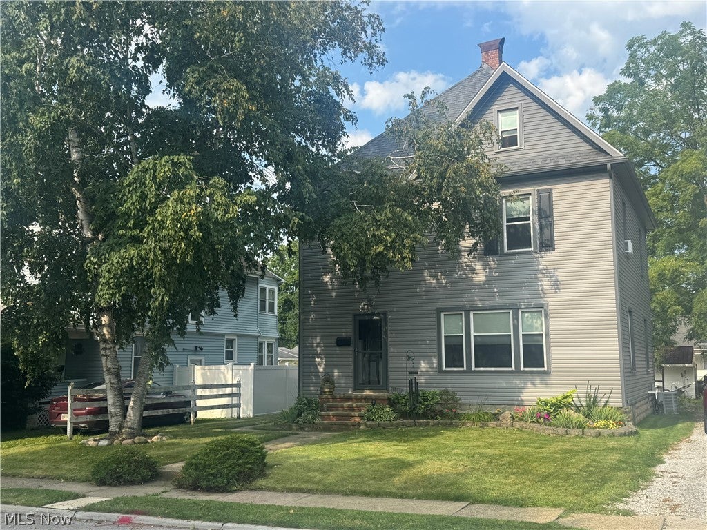 219 N Elm Street — photo