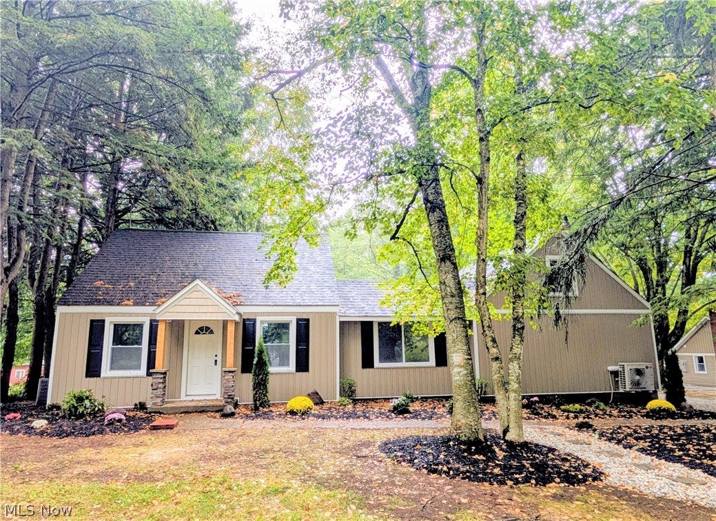 1739 E Turkeyfoot Lake Road — photo
