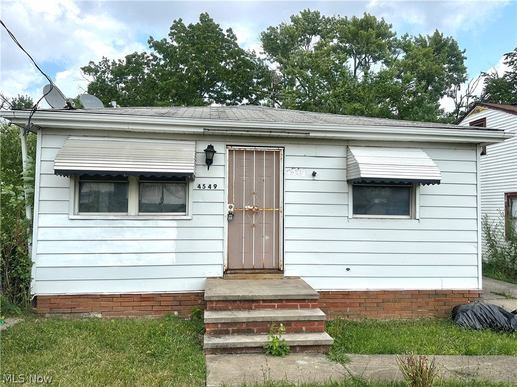 4549 Lee Road — photo