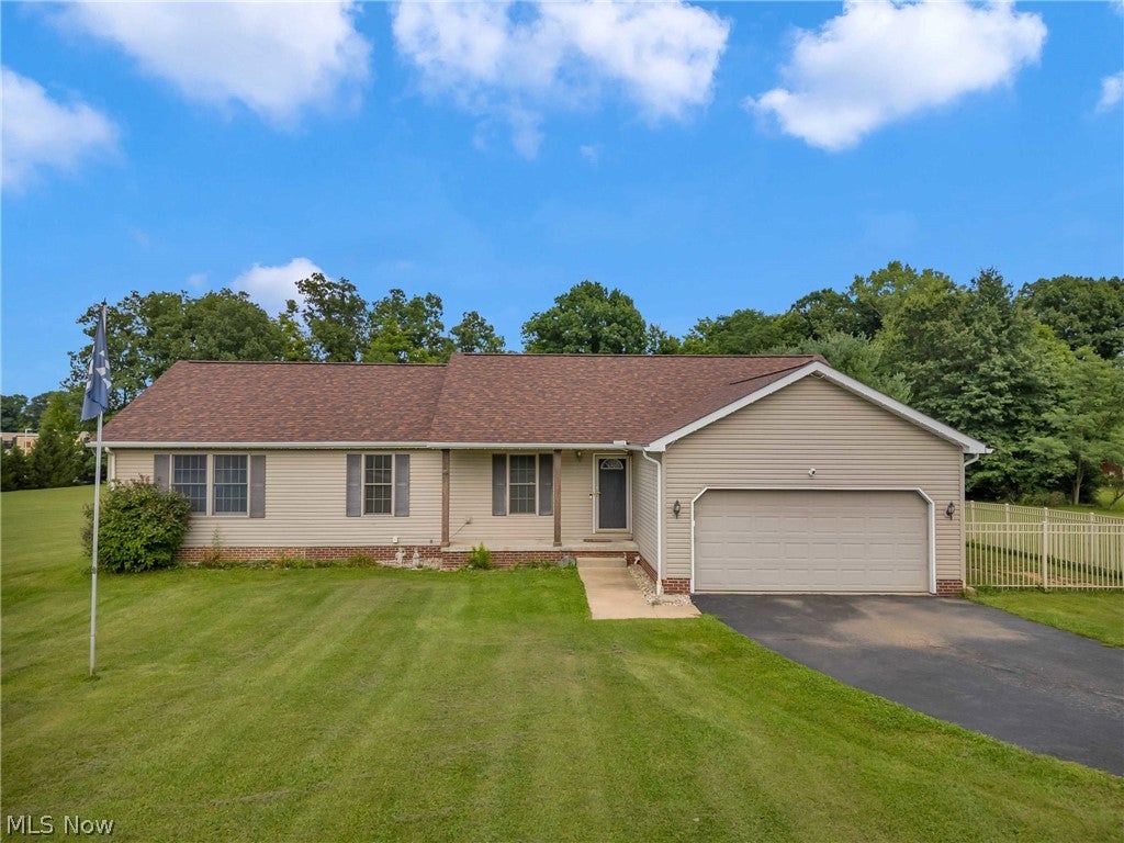 8395 Friendsville Road — photo