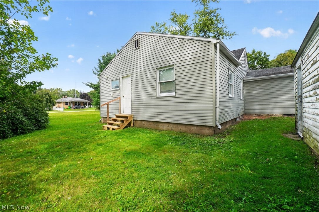 1112 Danforth Road, Akron, OH 44312 — photo 3