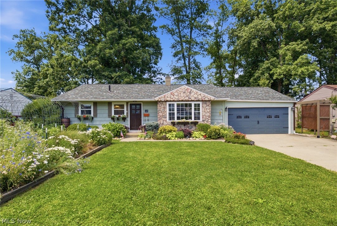 1136 Overlook Drive — photo