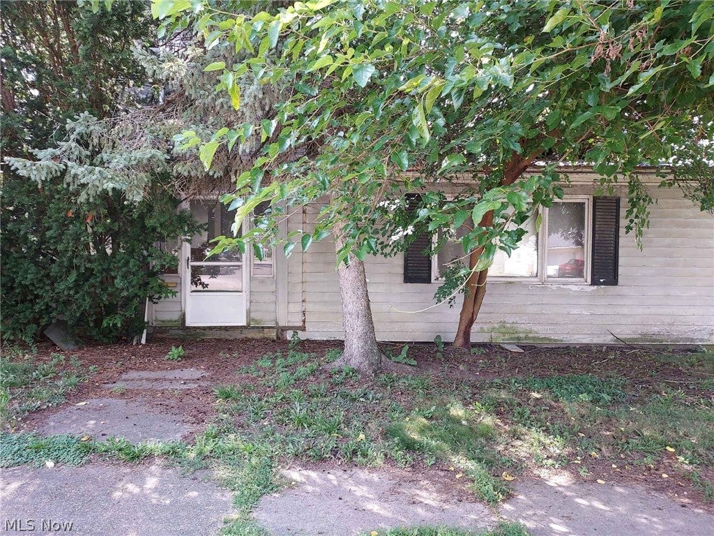 210 Union Avenue — photo