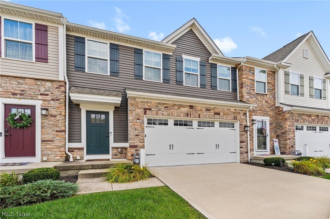 3228 Broadleaf Way — photo