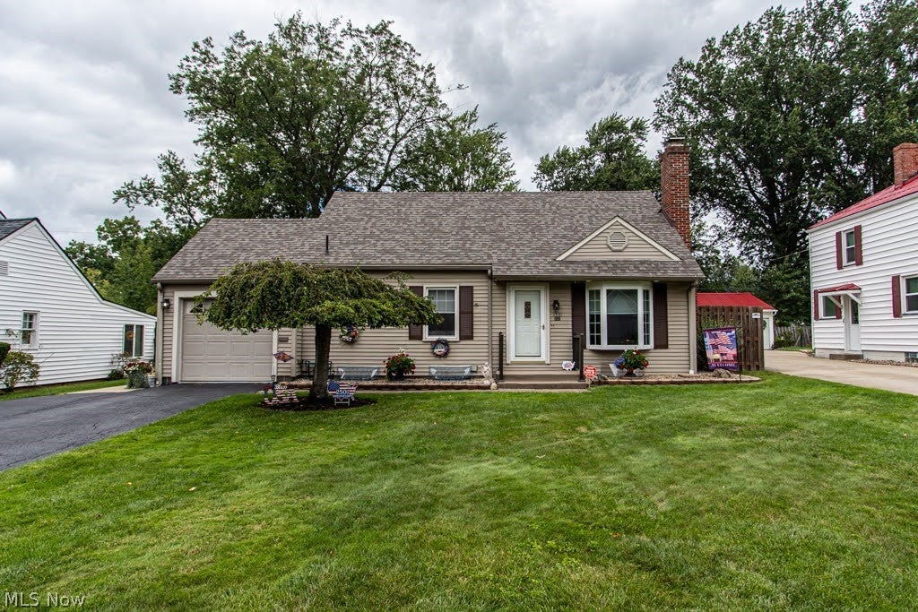 1531 Westview Drive NE — photo