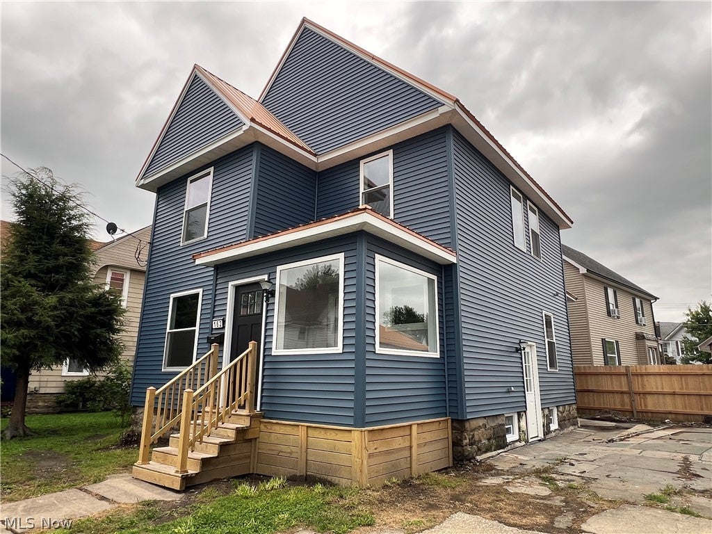 162 Riverside Drive — photo