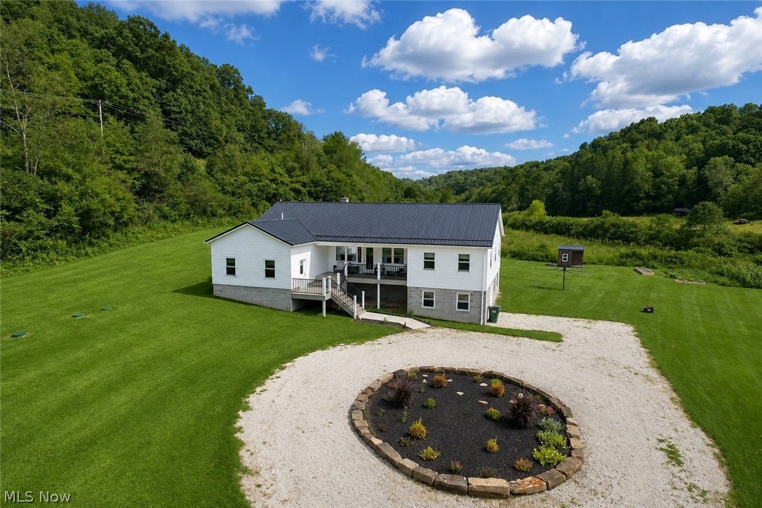8251 Bay Road SE — photo