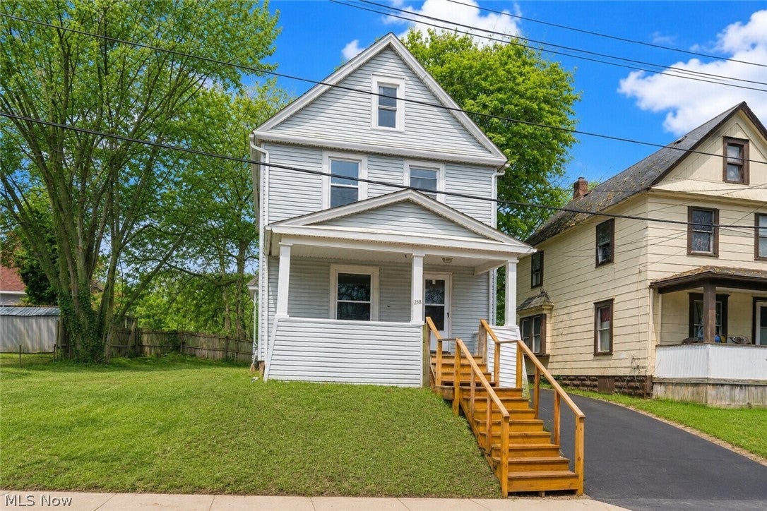 258 Oberlin Court — photo
