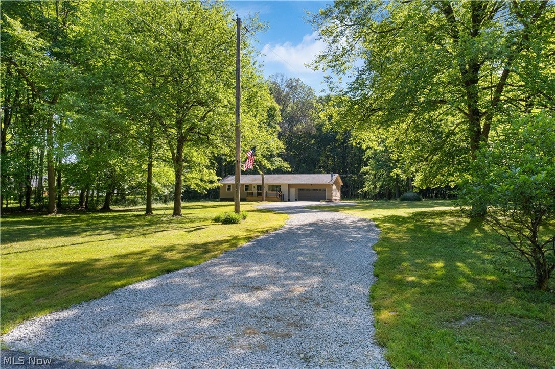 1075 NE River Road — photo