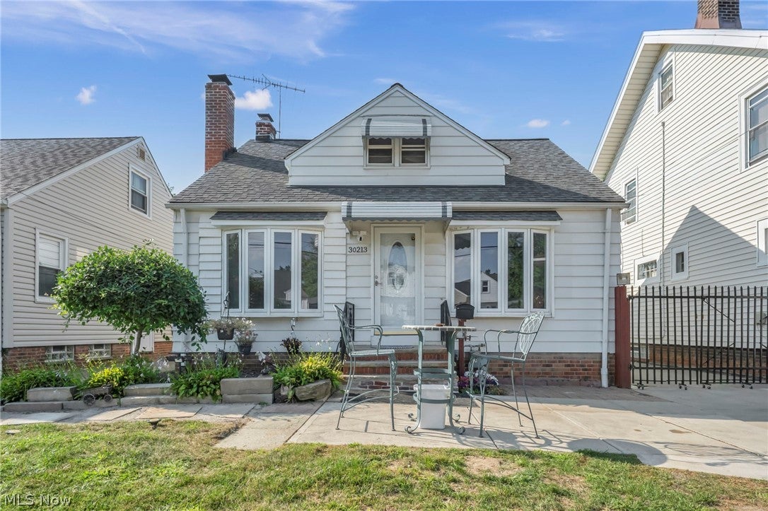 30213 Robert Street — photo