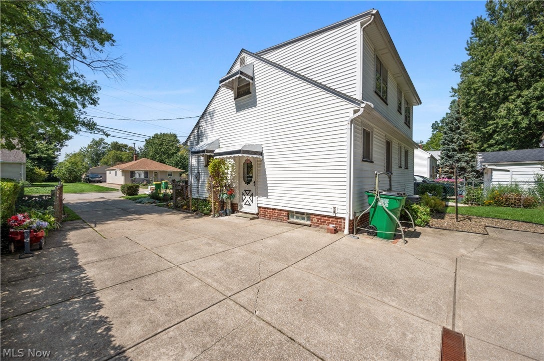 265 E 317th Street, Willowick, OH 44095 — photo 3